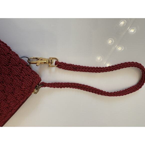 THE SAK Original Crochet Wristlet Garnet Gold Hardware 8x5 Missing Charm - Picture 2 of 5